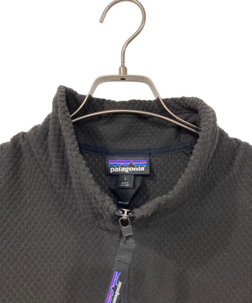 Patagonia（パタゴニア）Patagonia (パタゴニア) TEXTUED FLEECE VEST ブラック サイズ:Lの古着・服飾アイテム