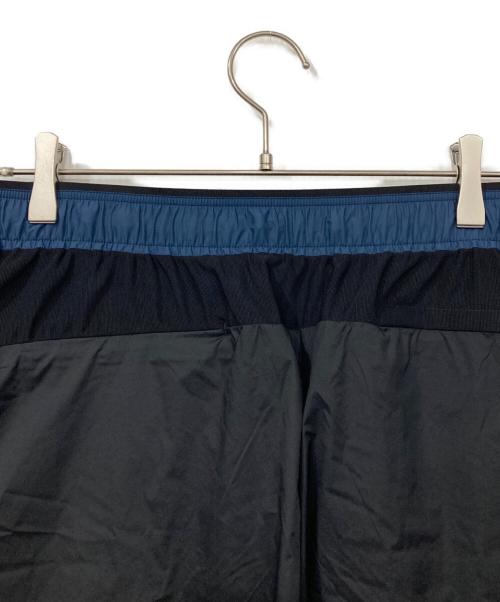 F.C.R.B.（エフシーレアルブリストル）F.C.R.B. (エフシーレアルブリストル) LIGHT WEIGHT BREATHABLE PACKABLE SHORTS ネイビー×ブラック サイズ:XXL 未使用品の古着・服飾アイテム