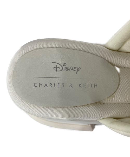 DISNEY（ディズニー）DISNEY (ディズニー) CHARLES & KEITH (チャールズアンドキース) バニーイヤメタリックアクセントウエッジミュール アイボリー サイズ:37の古着・服飾アイテム