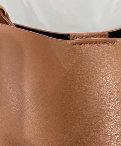 CHARLES & KEITH（チャールズアンドキース）CHARLES & KEITH (チャールズアンドキース) エドナバケツバッグ ブラウンの古着・服飾アイテム