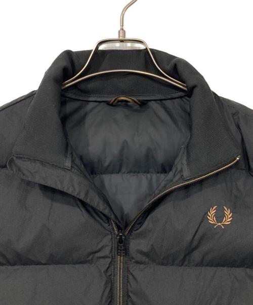 FRED PERRY（フレッドペリー）FRED PERRY (フレッドペリー) INSULATED GILET ブラック サイズ:Mの古着・服飾アイテム