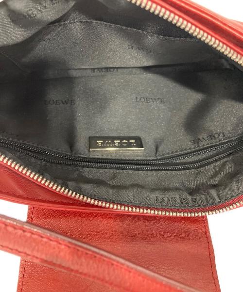 LOEWE（ロエベ）LOEWE (ロエベ) レザーセミショルダーバッグ レッドの古着・服飾アイテム