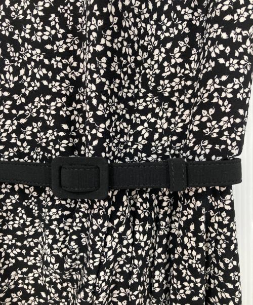 LAUREN RALPH LAUREN（ローレンラルフローレン）LAUREN RALPH LAUREN (ローレンラルフローレン) 花柄ベルテッドノースリーブワンピース ブラック×ホワイト サイズ:2の古着・服飾アイテム
