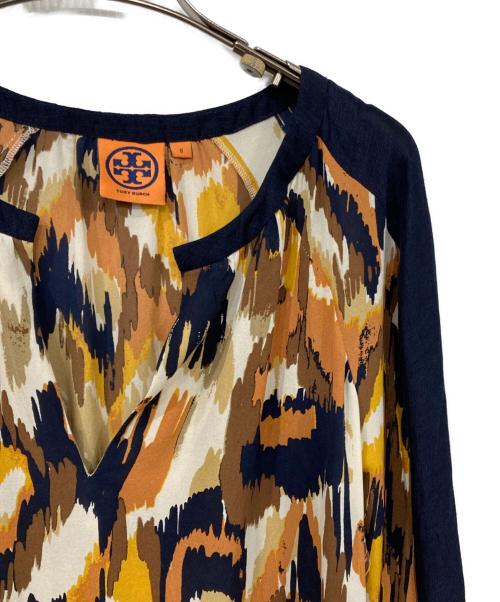 TORY BURCH（トリーバーチ）TORY BURCH (トリーバーチ) 総柄シルクワンピース ブラウン×ネイビー サイズ:US8の古着・服飾アイテム