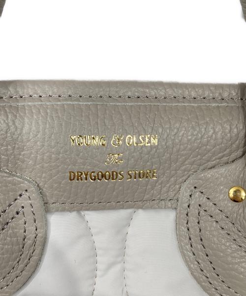 YOUNG & OLSEN The DRYGOODS STORE（ヤングアンドオルセン ザ ドライグッズストア）YOUNG & OLSEN The DRYGOODS STORE (ヤングアンドオルセン ザ ドライグッズストア) UNITED ARROWS (ユナイテッドアローズ) 別注キルティングトートバッグ アイボリーの古着・服飾アイテム