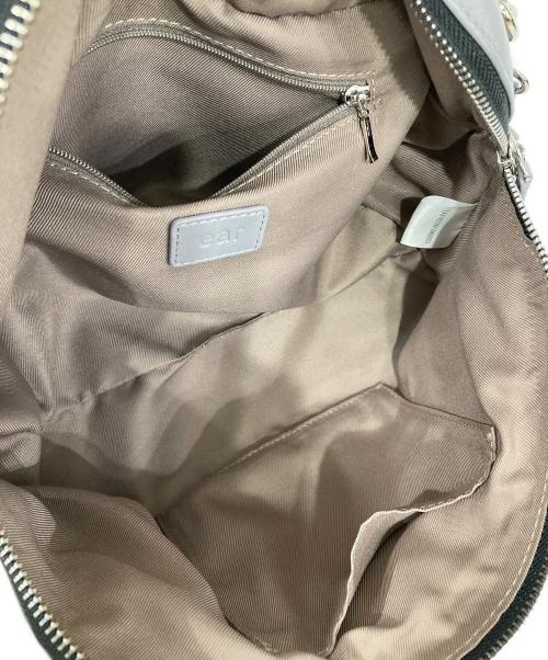 EAR（イア）EAR (イア) レザーボックスショルダーバッグ グレーの古着・服飾アイテム