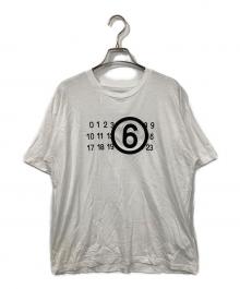 MM6 Maison Margiela（エムエムシックスメゾンマルジェラ）の古着「カレンダーロゴプリントTシャツ」｜ホワイト