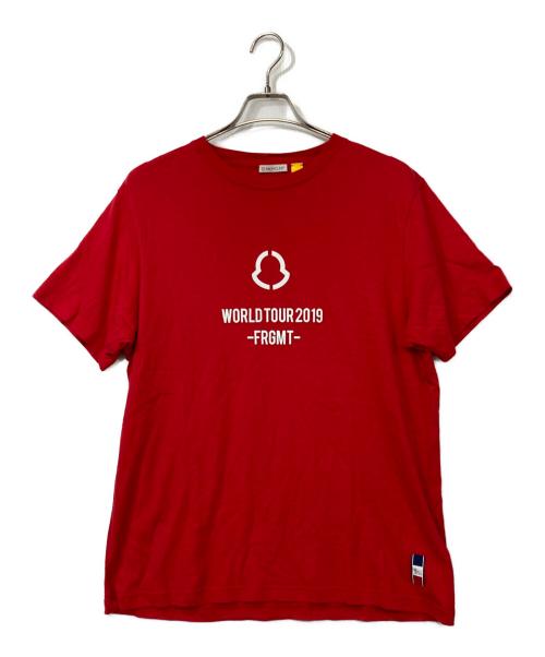 MONCLER（モンクレール）MONCLER (モンクレール) FRAGMENT DESIGN (フラグメントデザイン) コラボロゴプリントTシャツ レッド サイズ:Mの古着・服飾アイテム