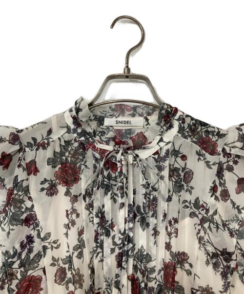 Snidel（スナイデル）Snidel (スナイデル) Sustainable20周年プリントワンピース ホワイト×グリーンの古着・服飾アイテム