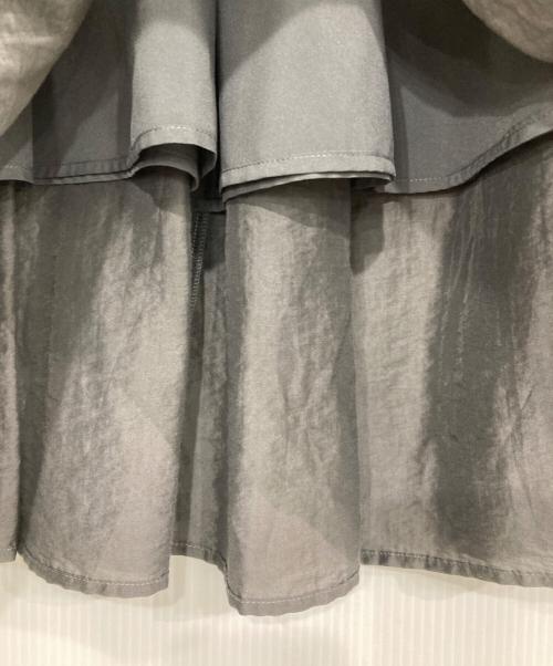 PLST（プラステ）PLST (プラステ) シアーボリュームフレアスカート グレー サイズ:S 未使用品の古着・服飾アイテム