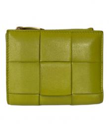 BOTTEGA VENETA（ボッテガベネタ）の古着「カセット マキシイントレチャート 2つ折り財布」｜グリーン