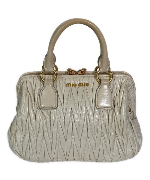 MIU MIU（ミュウミュウ）MIU MIU (ミュウミュウ) マテラッセ ハンドバッグ ベージュの古着・服飾アイテム