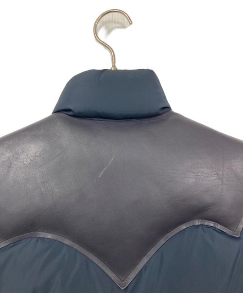 RockyMountainFeatherBed（ロッキーマウンテンフェザーベッド）RockyMountainFeatherBed (ロッキーマウンテンフェザーベッド) レザーヨークダウンベスト ネイビー サイズ:36の古着・服飾アイテム