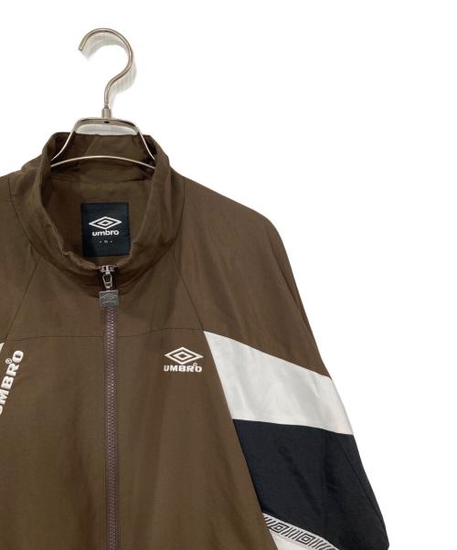 UMBRO（アンブロ）UMBRO (アンブロ) STAND-NECK JACKET ブラウン サイズ:Mの古着・服飾アイテム