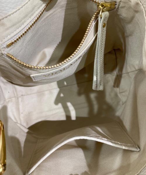 VIOLAd'ORO（ヴィオラドーロ）VIOLAd'ORO (ヴィオラドーロ) バンブーハンドルスクエアバッグ ベージュの古着・服飾アイテム