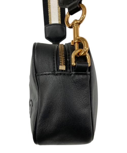 MARC JACOBS（マークジェイコブス）MARC JACOBS (マークジェイコブス) エンボスロゴショルダーバッグの古着・服飾アイテム