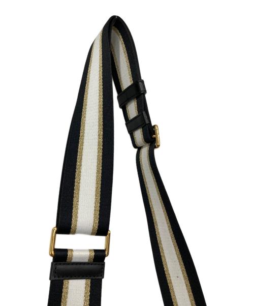 MARC JACOBS（マークジェイコブス）MARC JACOBS (マークジェイコブス) エンボスロゴショルダーバッグの古着・服飾アイテム