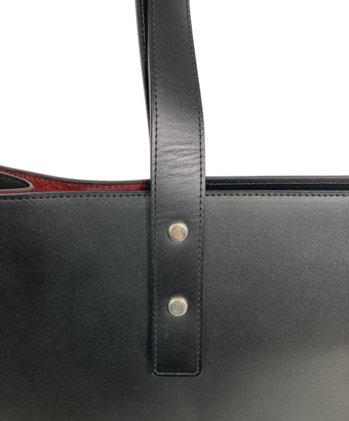 BARNEYS NEWYORK（バーニーズ・ニューヨーク）BARNEYS NEWYORK (バーニーズ・ニューヨーク) メタルパーツレザートートバッグ ブラック サイズ:-の古着・服飾アイテム