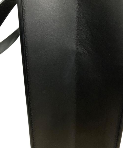 BARNEYS NEWYORK（バーニーズ・ニューヨーク）BARNEYS NEWYORK (バーニーズ・ニューヨーク) メタルパーツレザートートバッグ ブラック サイズ:-の古着・服飾アイテム
