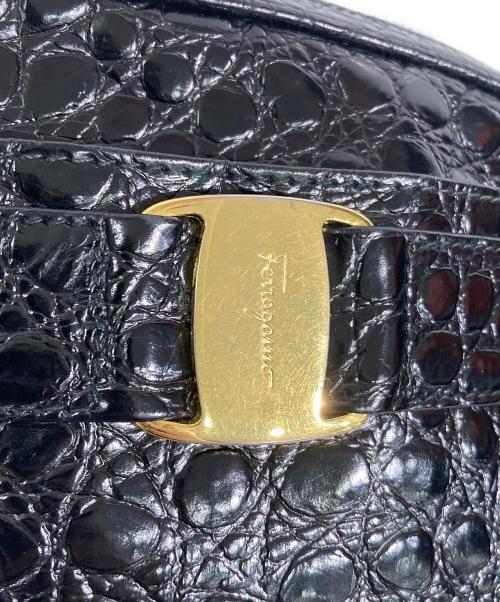 Salvatore Ferragamo（サルヴァトーレ フェラガモ）Salvatore Ferragamo (サルヴァトーレ フェラガモ) クロコ型押しショルダーバッグ ブラックの古着・服飾アイテム