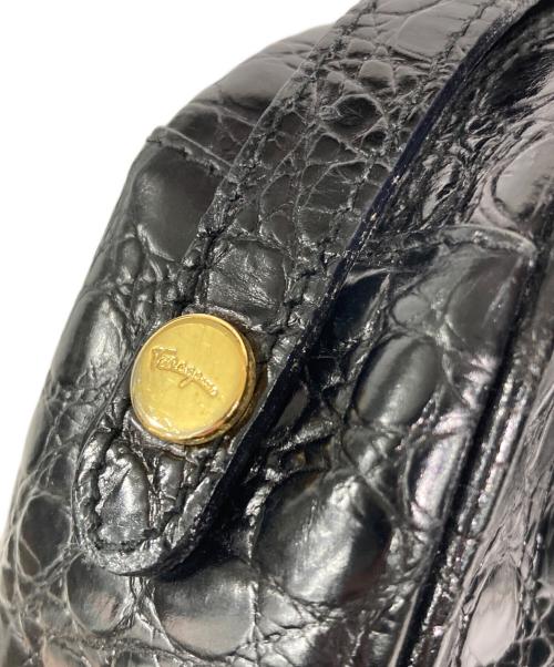 Salvatore Ferragamo（サルヴァトーレ フェラガモ）Salvatore Ferragamo (サルヴァトーレ フェラガモ) クロコ型押しショルダーバッグ ブラックの古着・服飾アイテム
