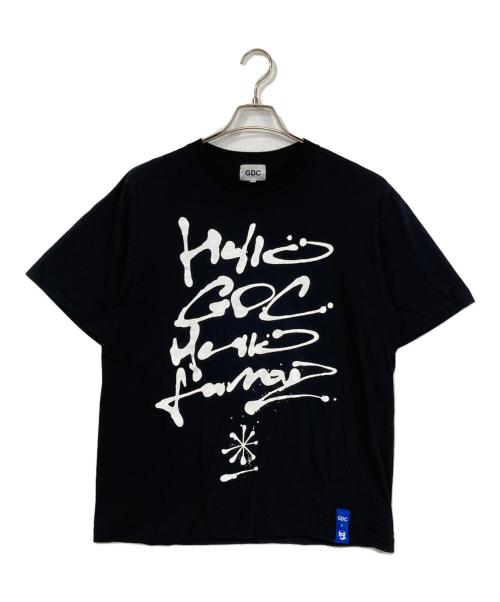 GDC（ジーディーシー）GDC (ジーディーシー) FAMOUZ (フェイマス) コラボプリントTシャツ ブラック サイズ:Lの古着・服飾アイテム