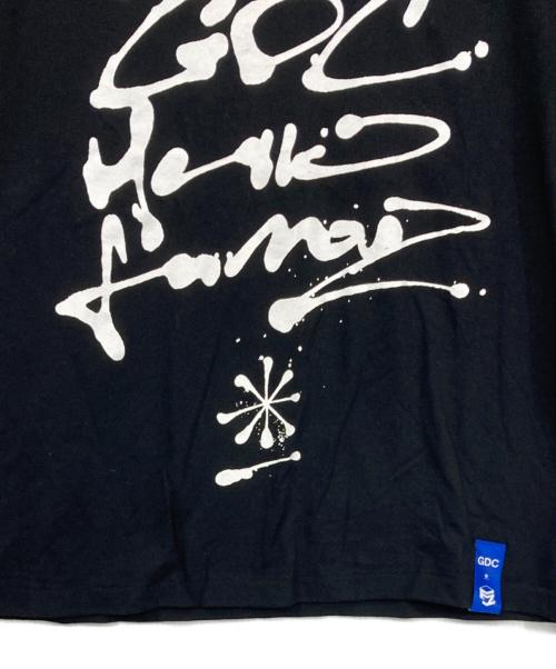 GDC（ジーディーシー）GDC (ジーディーシー) FAMOUZ (フェイマス) コラボプリントTシャツ ブラック サイズ:Lの古着・服飾アイテム