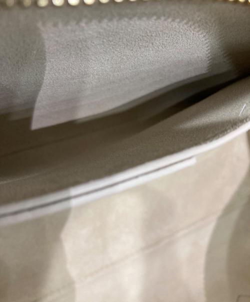 Ferragamo（フェラガモ）Ferragamo (フェラガモ) EAST WEST トートバッグ アイボリー/STONEの古着・服飾アイテム