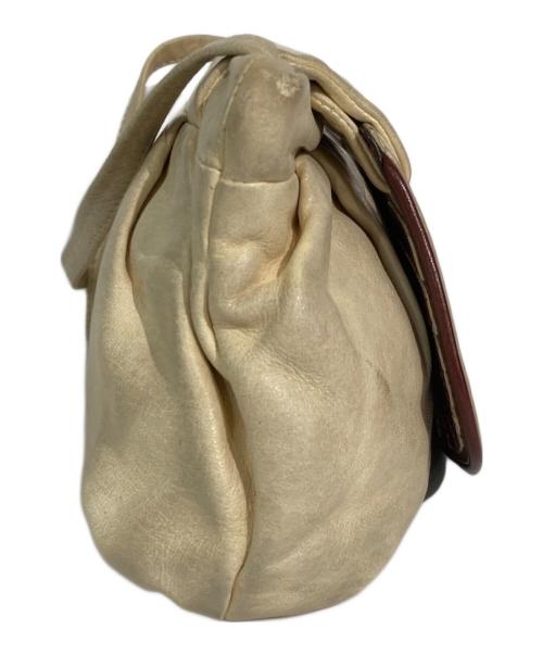 LOEWE（ロエベ）LOEWE (ロエベ) レザーショルダーバッグ アイボリーの古着・服飾アイテム