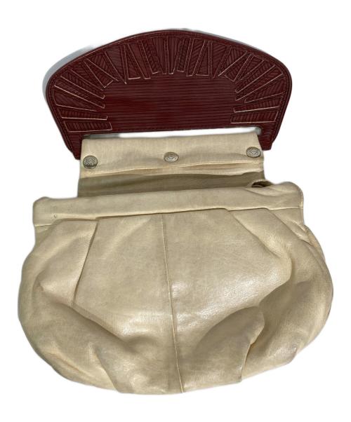 LOEWE（ロエベ）LOEWE (ロエベ) レザーショルダーバッグ アイボリーの古着・服飾アイテム