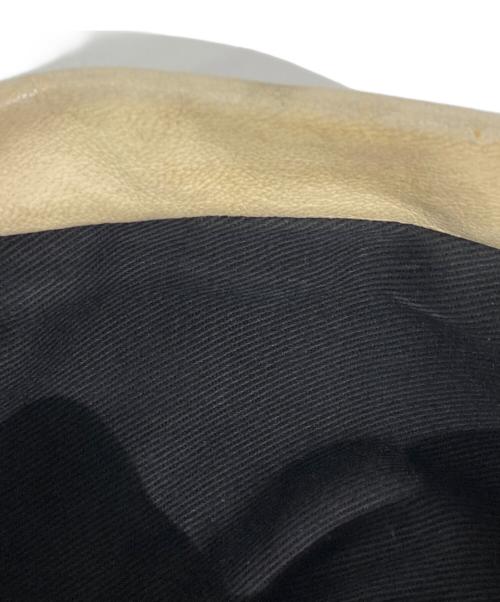 LOEWE（ロエベ）LOEWE (ロエベ) レザーショルダーバッグ アイボリーの古着・服飾アイテム