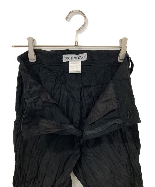 ISSEY MIYAKE（イッセイミヤケ）ISSEY MIYAKE (イッセイミヤケ) シワ加工パンツ ブラック サイズ:Ｓの古着・服飾アイテム