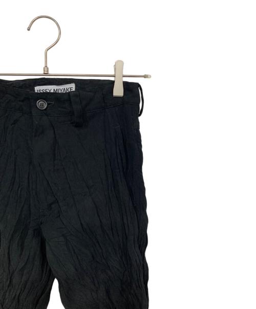 ISSEY MIYAKE（イッセイミヤケ）ISSEY MIYAKE (イッセイミヤケ) シワ加工パンツ ブラック サイズ:Ｓの古着・服飾アイテム