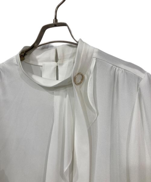 TONAL（トーナル）TONAL (トーナル) ハイネックアシメボウタイブラウス アイボリー サイズ:38の古着・服飾アイテム