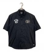 stussyステューシー）の古着「ワッペン半袖シャツ」｜ブラック