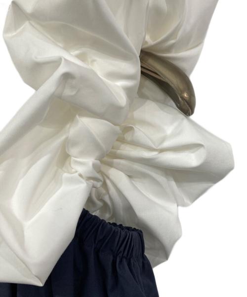 THE TOE（ザ・トゥー）THE TOE (ザ・トゥー) Erie Frills Top ネイビー サイズ:F 未使用品の古着・服飾アイテム