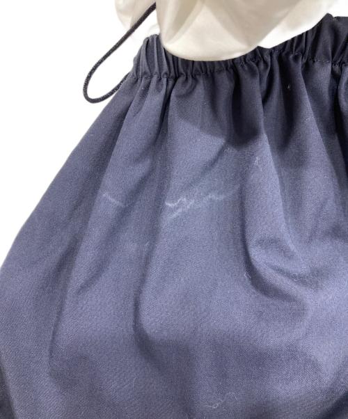 THE TOE（ザ・トゥー）THE TOE (ザ・トゥー) Erie Frills Top ネイビー サイズ:F 未使用品の古着・服飾アイテム