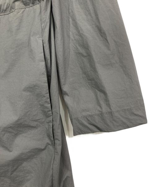 HERNO（ヘルノ）HERNO (ヘルノ) リサイクルナイロンフーデットコート グレー サイズ:40の古着・服飾アイテム