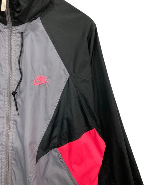 NIKE（ナイキ）NIKE (ナイキ) ナイロンジャケット ブラック×グレー サイズ:表記消えの為不明の古着・服飾アイテム
