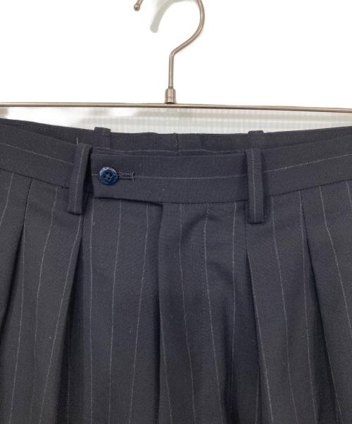 m's braque（エムズブラック）m's braque (エムズブラック) チョークストライプスラックス ネイビー サイズ:36の古着・服飾アイテム