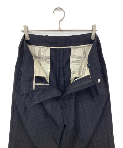 m's braque（エムズブラック）m's braque (エムズブラック) チョークストライプスラックス ネイビー サイズ:36の古着・服飾アイテム