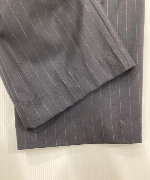 m's braque（エムズブラック）m's braque (エムズブラック) チョークストライプスラックス ネイビー サイズ:36の古着・服飾アイテム