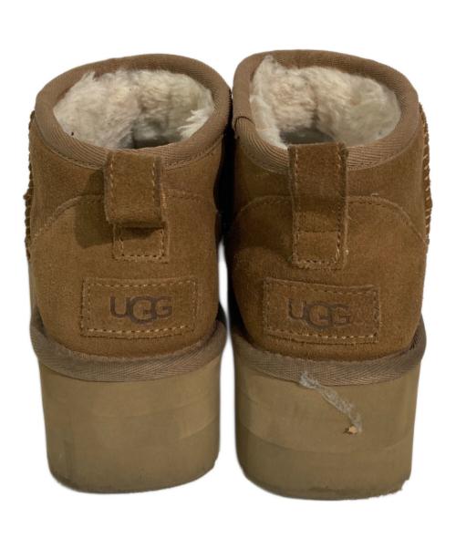 UGG（アグ）UGG (アグ) Classic Ultra Mini Platform ブラウン サイズ:US7の古着・服飾アイテム