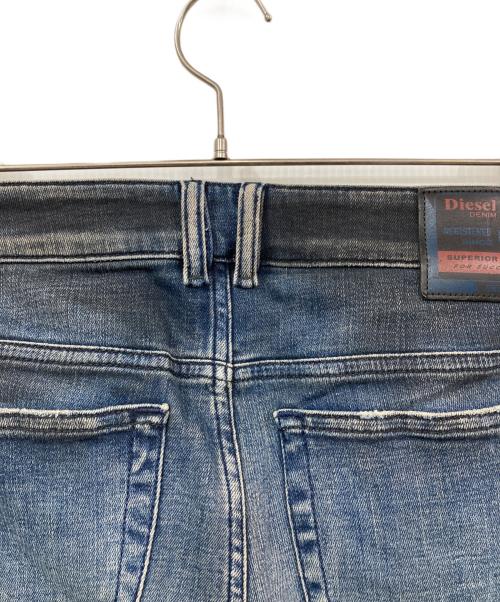 DIESEL（ディーゼル）DIESEL (ディーゼル) 1979 SLEENKERデニムパンツ グレー サイズ:W34の古着・服飾アイテム