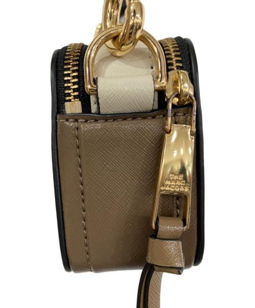 MARC JACOBS（マークジェイコブス）MARC JACOBS (マークジェイコブス) スナップショット ベージュ×ブラウンの古着・服飾アイテム