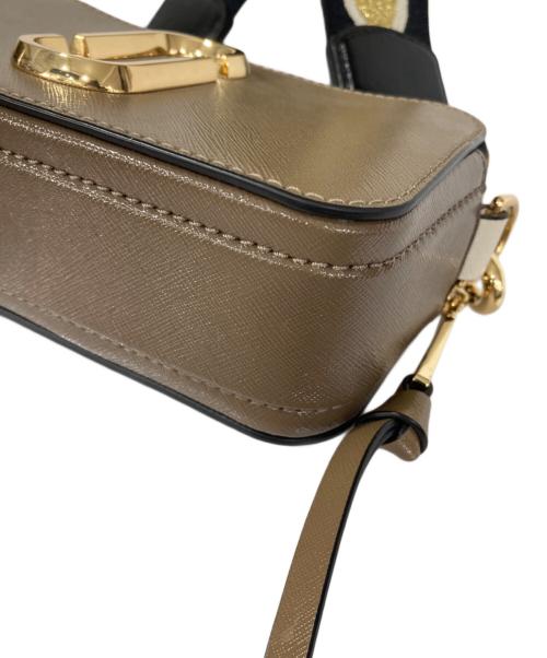 MARC JACOBS（マークジェイコブス）MARC JACOBS (マークジェイコブス) スナップショット ベージュ×ブラウンの古着・服飾アイテム