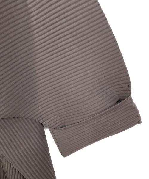 me ISSEY MIYAKE（ミーイッセイ ミヤケ）me ISSEY MIYAKE (ミーイッセイ ミヤケ) プリーツ加工フード付きロングコート グレー サイズ:表記無しの古着・服飾アイテム