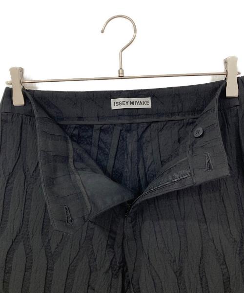 ISSEY MIYAKE（イッセイミヤケ）ISSEY MIYAKE (イッセイミヤケ) ジオメトリックジャガードテーパードパンツ ブラック サイズ:2の古着・服飾アイテム