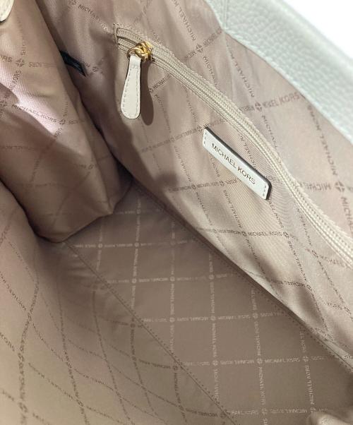 MICHAEL KORS（マイケルコース）MICHAEL KORS (マイケルコース) ミレラミディアムペブルドレザー アイボリーの古着・服飾アイテム