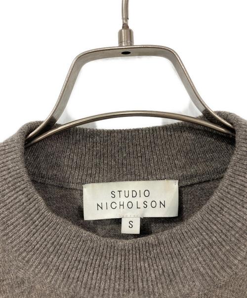 STUDIO NICHOLSON（スタジオ ニコルソン）STUDIO NICHOLSON (スタジオ ニコルソン) ウールセーター ブラウン サイズ:Sの古着・服飾アイテム